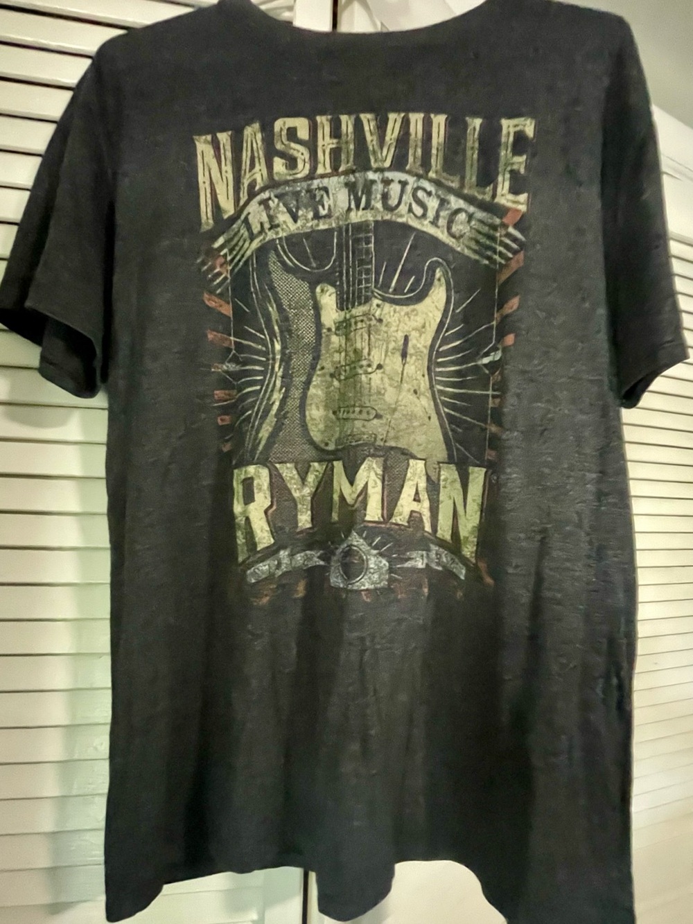 Vintage-Inspired Nashville Ryman Graphic Tee - Black